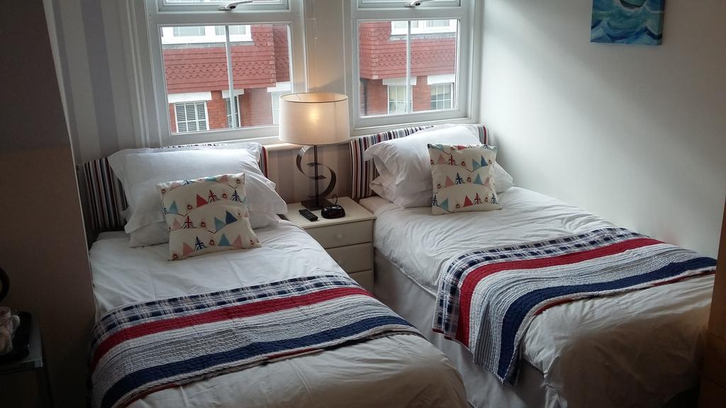 Cambridge House Guest House Eastbourne Quarto foto