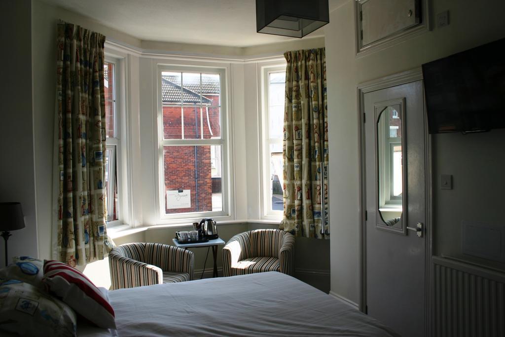 Cambridge House Guest House Eastbourne Quarto foto