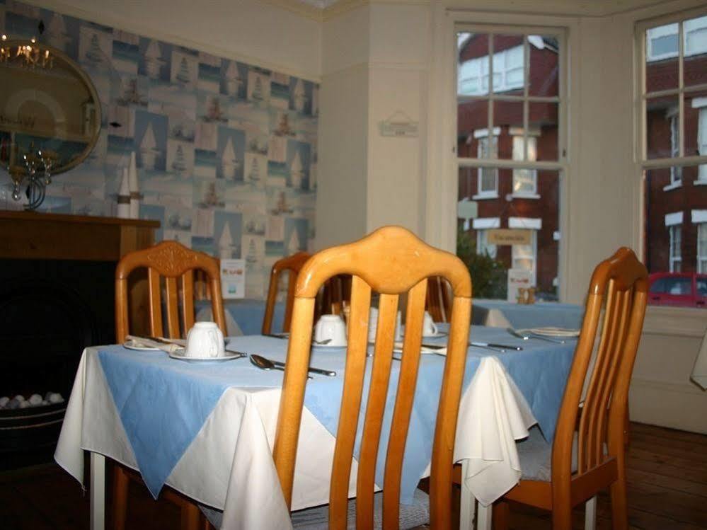 Cambridge House Guest House Eastbourne Exterior foto